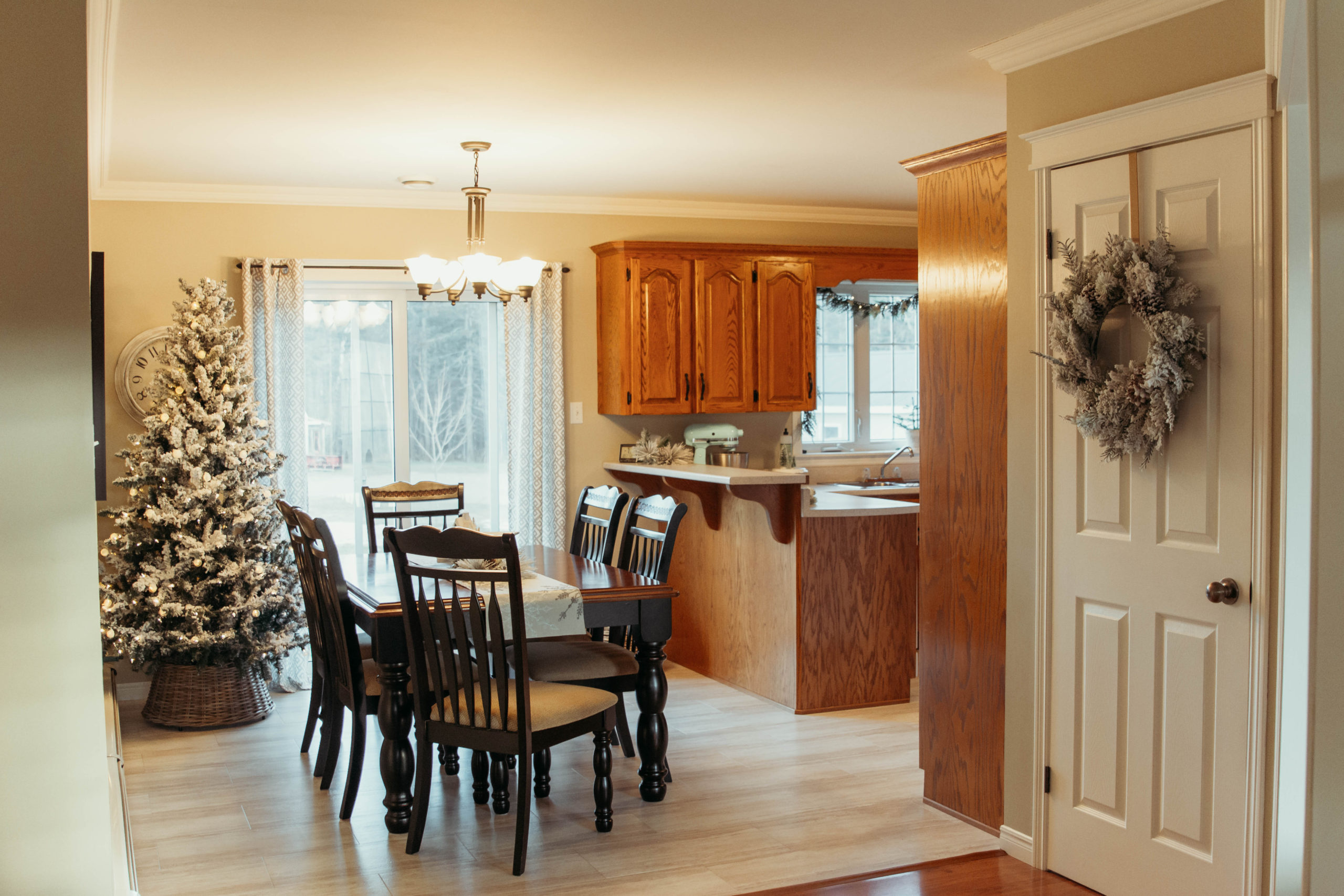 Simple Christmas Kitchen - Our Simple Gracious Home